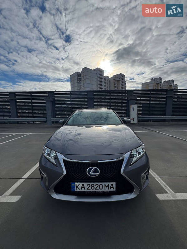 Седан Lexus ES 2014 в Киеве