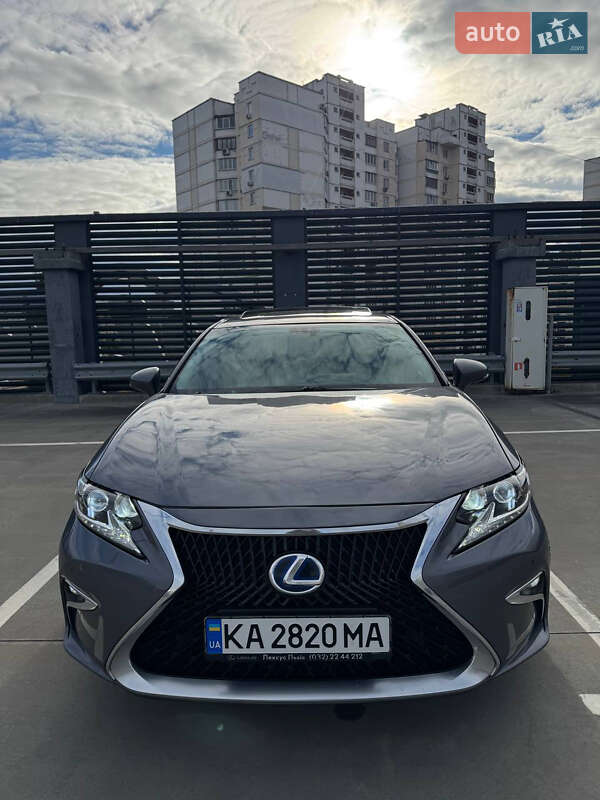 Седан Lexus ES 2014 в Киеве