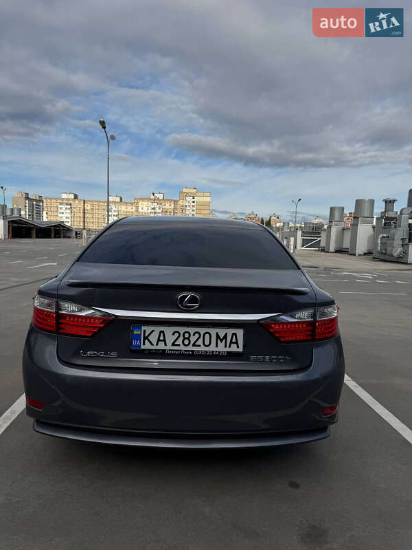 Седан Lexus ES 2014 в Киеве