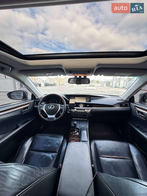 Седан Lexus ES 2014 в Киеве