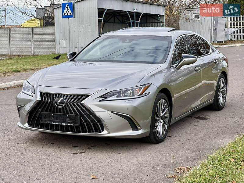 Седан Lexus ES 2024 в Ровно