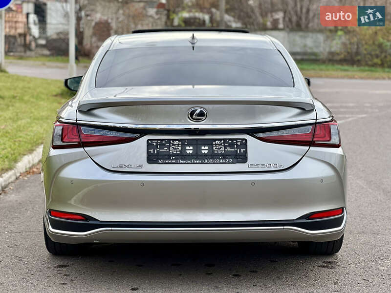 Седан Lexus ES 2024 в Ровно