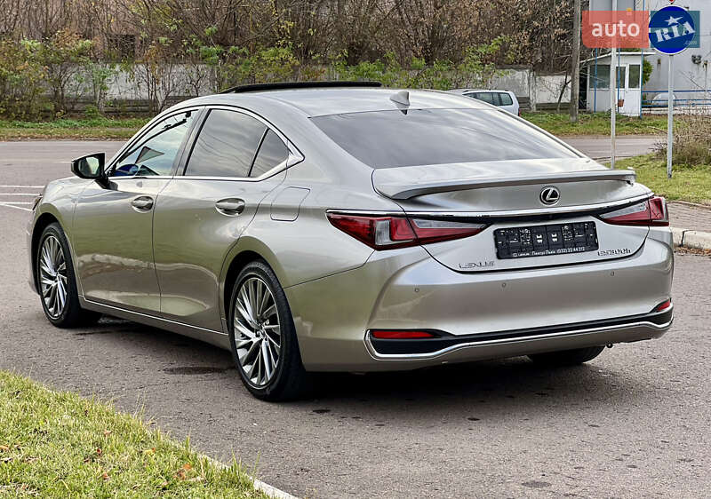 Седан Lexus ES 2024 в Ровно