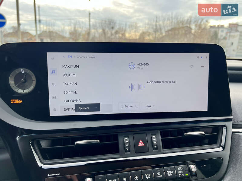 Седан Lexus ES 2024 в Ровно