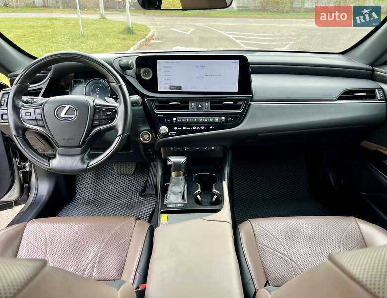 Седан Lexus ES 2024 в Ровно