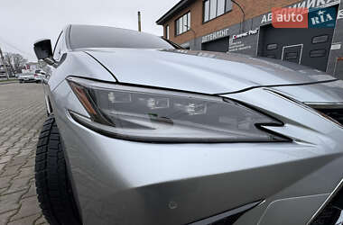 Седан Lexus ES 2023 в Белой Церкви