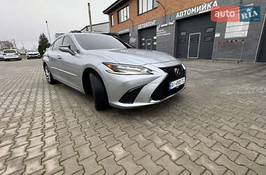 Седан Lexus ES 2023 в Белой Церкви