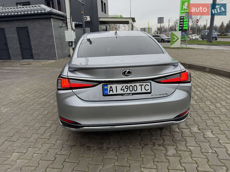 Седан Lexus ES 2023 в Белой Церкви