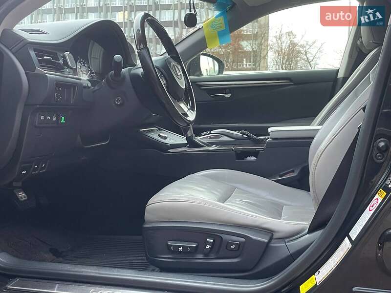 Седан Lexus ES 2016 в Киеве фото 8 Седан Lexus ES 2016 в Киеве