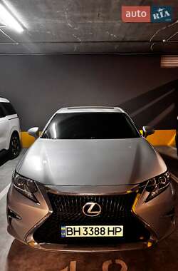 Седан Lexus ES 2015 в Одесі