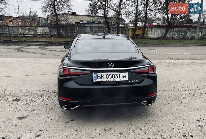Седан Lexus ES 2019 в Ровно