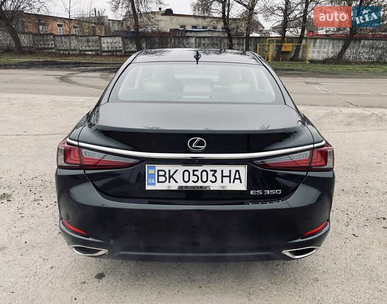 Седан Lexus ES 2019 в Ровно
