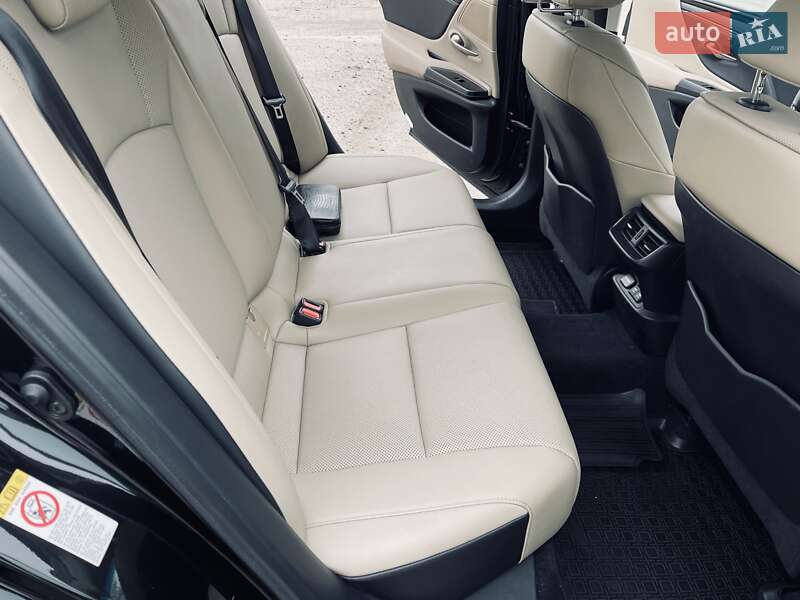 Седан Lexus ES 2019 в Ровно