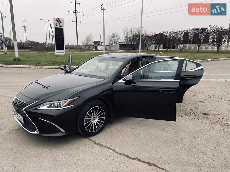 Седан Lexus ES 2019 в Ровно