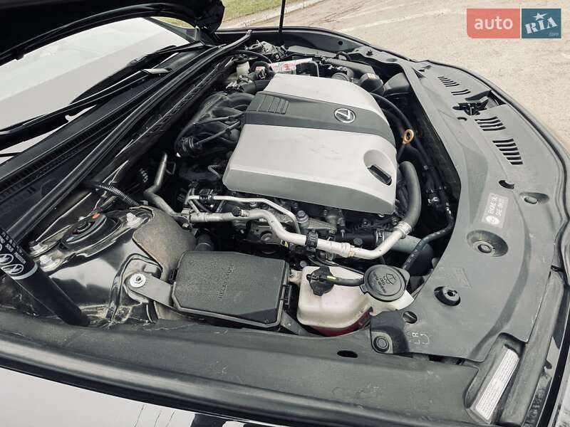 Седан Lexus ES 2019 в Ровно