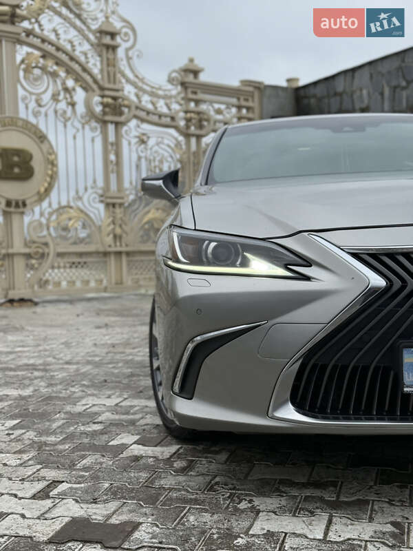 Седан Lexus ES 2020 в Киеве фото 5 Седан Lexus ES 2020 в Киеве