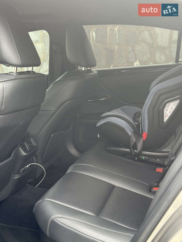 Седан Lexus ES 2020 в Киеве фото 13 Седан Lexus ES 2020 в Киеве