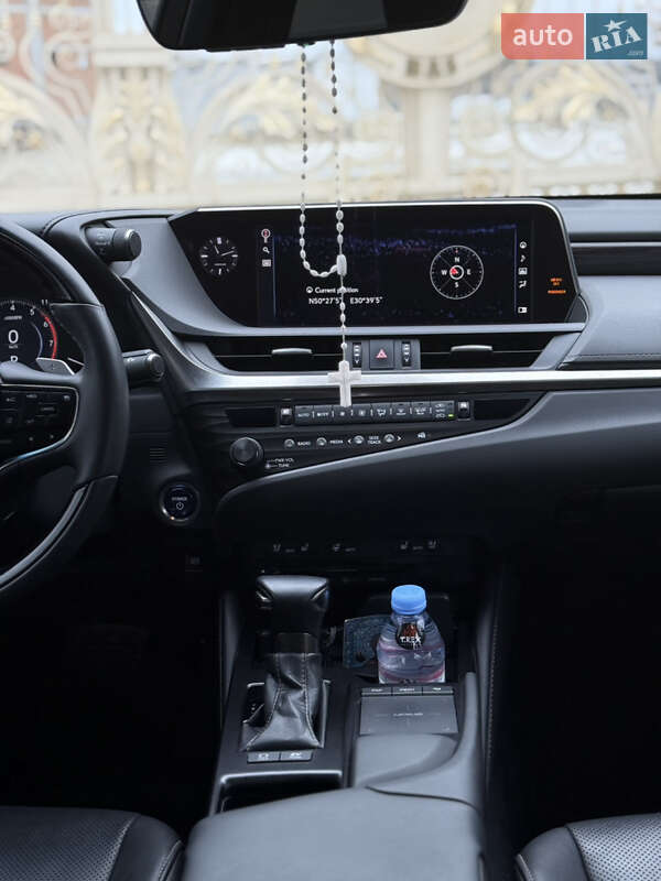 Седан Lexus ES 2020 в Киеве фото 15 Седан Lexus ES 2020 в Киеве