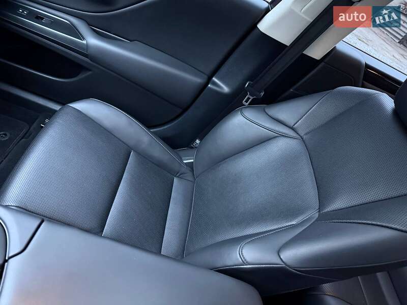 Седан Lexus ES 2020 в Днепре