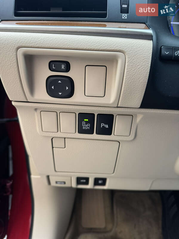 Седан Lexus ES 2013 в Софиевской Борщаговке