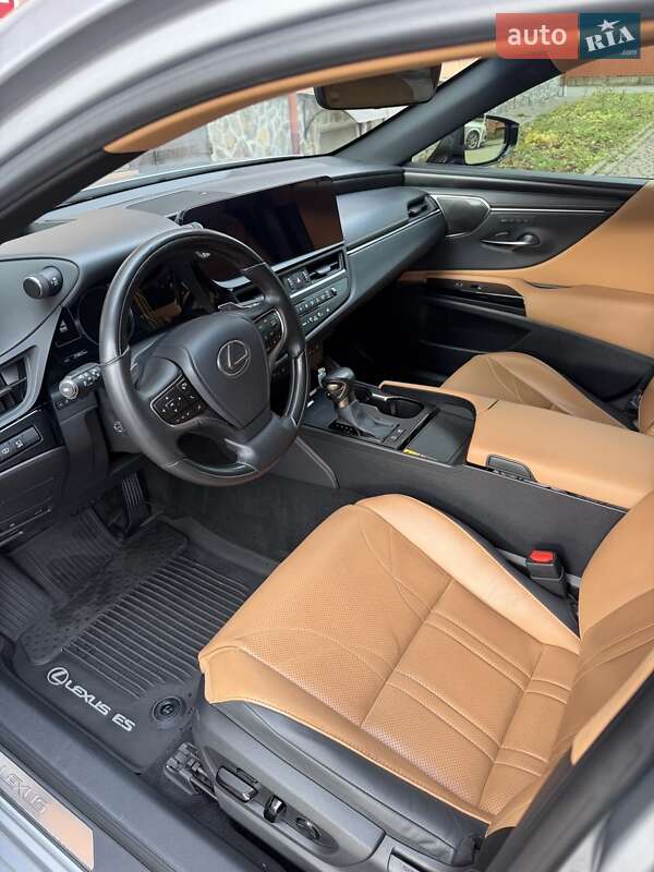 Седан Lexus ES 2023 в Коломые