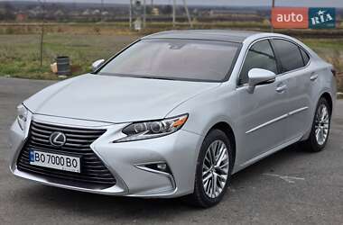 Седан Lexus ES 2015 в Тернополе