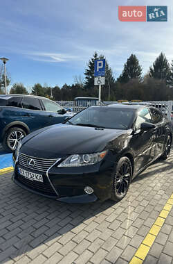 Седан Lexus ES 2015 в Луцке