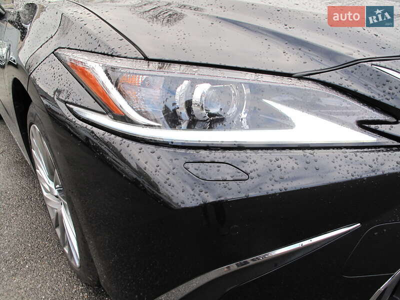 Седан Lexus ES 2024 в Киеве