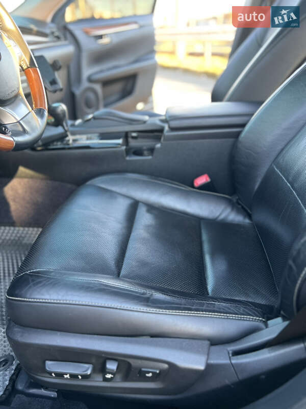 Седан Lexus ES 2013 в Софиевской Борщаговке