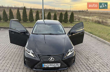 Седан Lexus ES 2017 в Городке