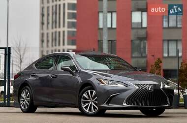 Седан Lexus ES 2020 в Киеве