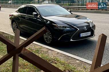 Седан Lexus ES 2019 в Киеве
