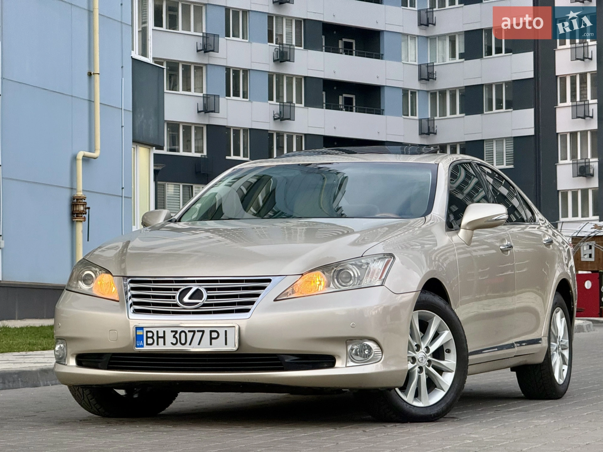 2010 Lexus ES - фото 1