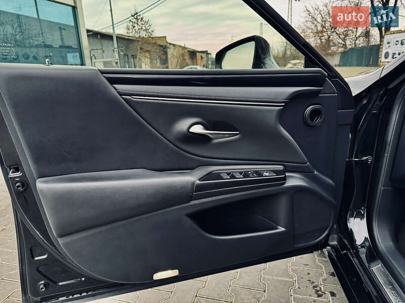 Седан Lexus ES 2019 в Одессе