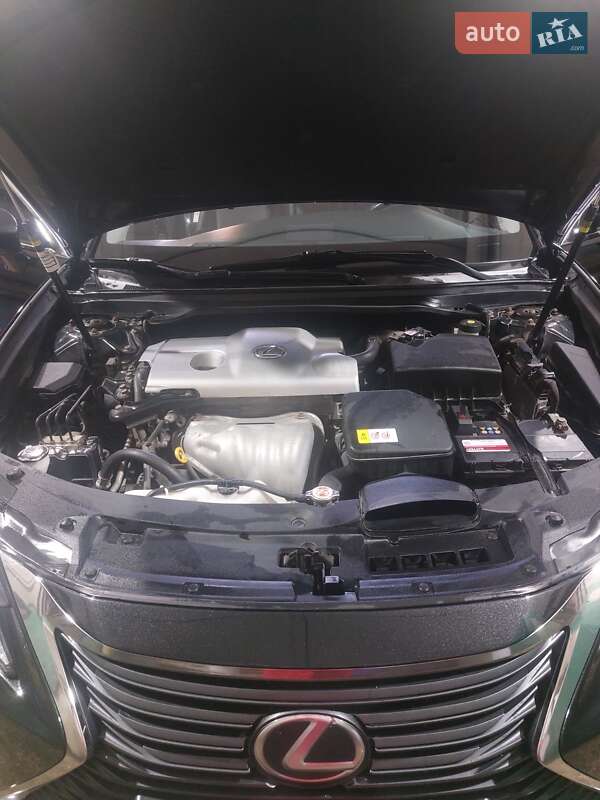 Седан Lexus ES 2016 в Харкові