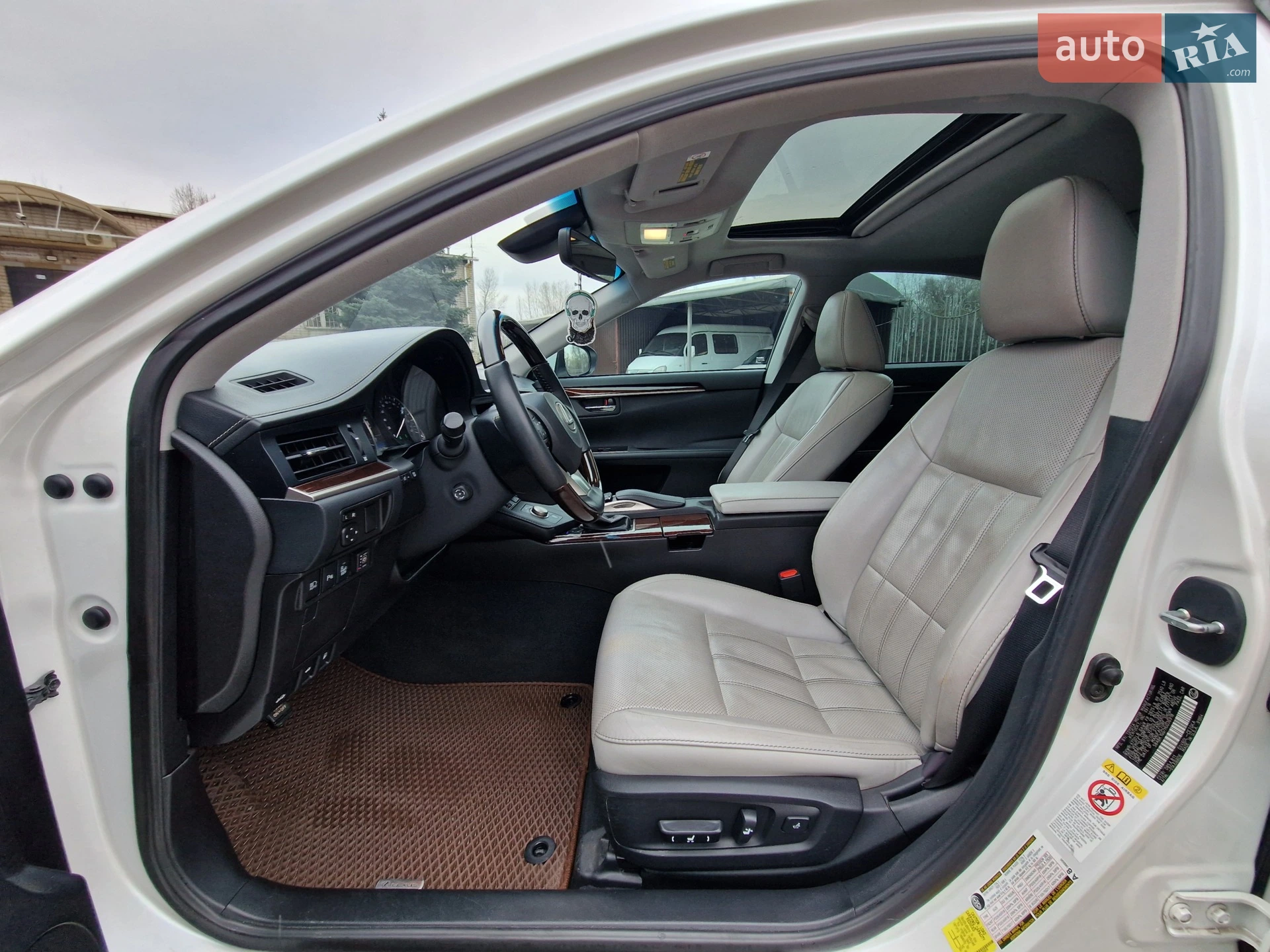 2016 Lexus ES - мініатюра 16