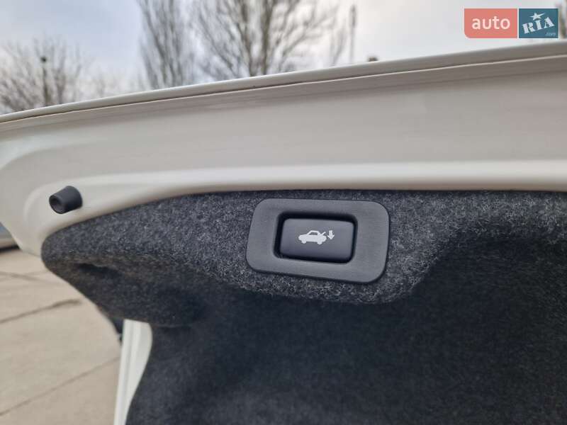 Седан Lexus ES 2016 в Дніпрі фото 37 Седан Lexus ES 2016 в Дніпрі