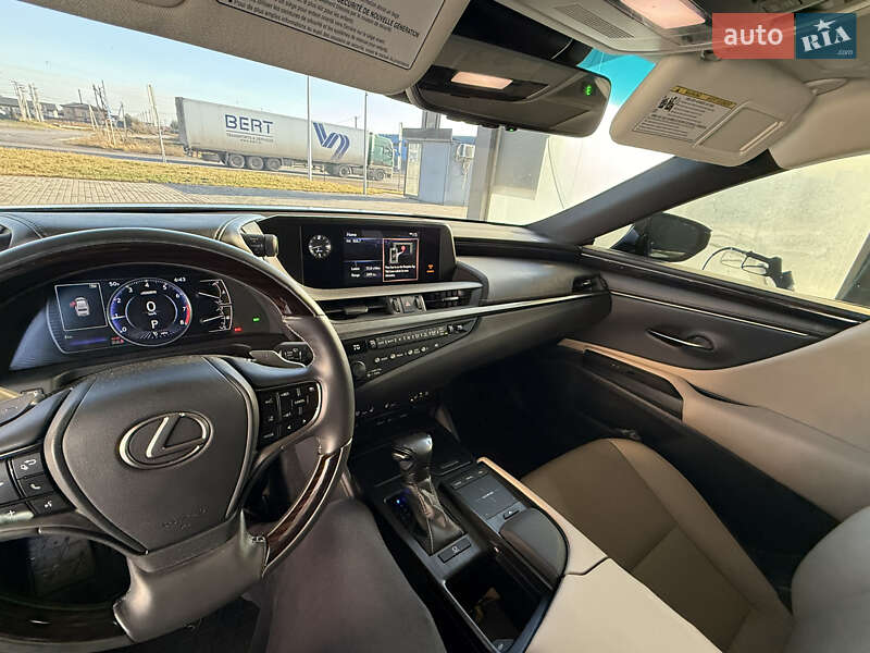 Седан Lexus ES 2020 в Львове