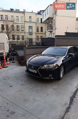 Седан Lexus ES 2012 в Києві
