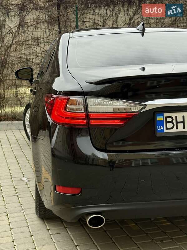 Седан Lexus ES 2018 в Одесі