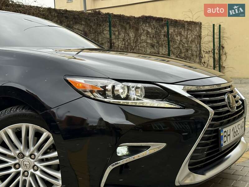 Седан Lexus ES 2018 в Одесі