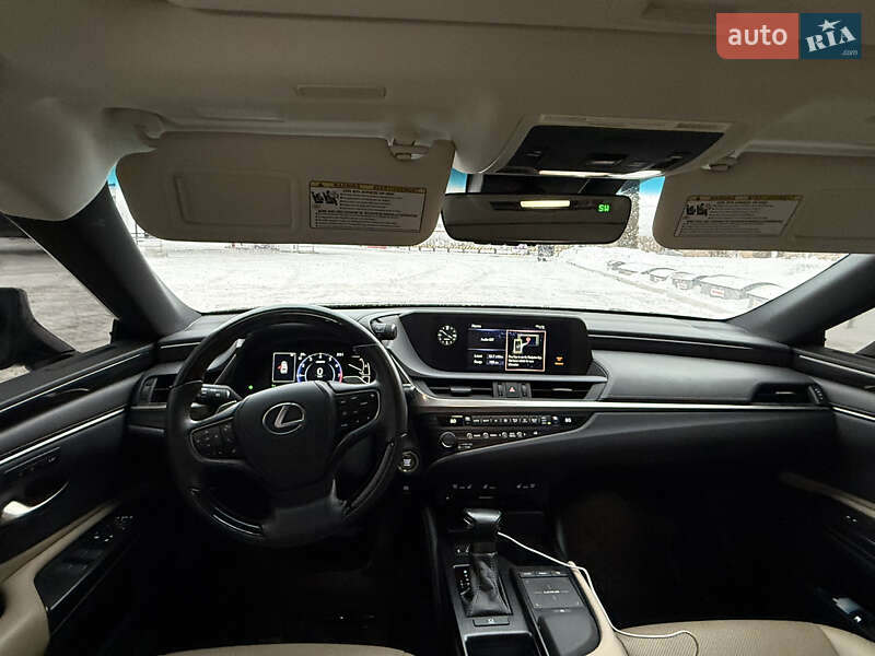Седан Lexus ES 2020 в Львове