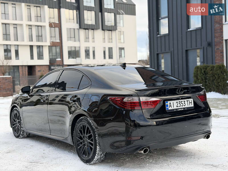 Седан Lexus ES 2014 в Умани