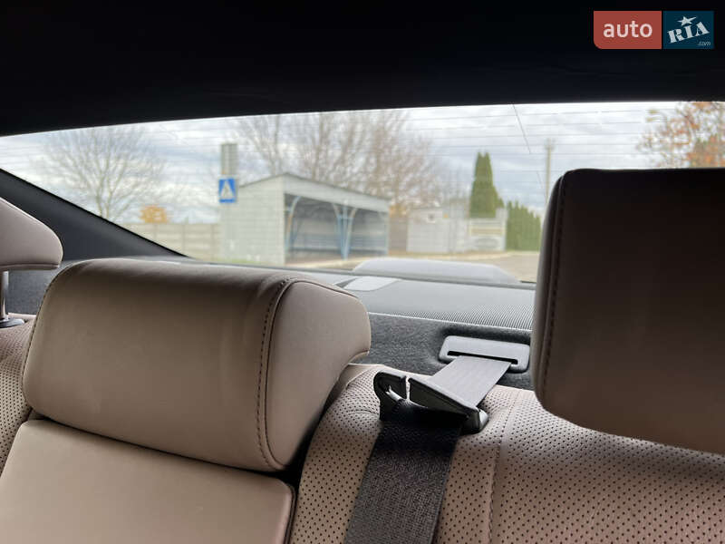 Седан Lexus ES 2024 в Рівному