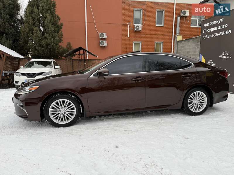 Седан Lexus ES 2016 в Виннице