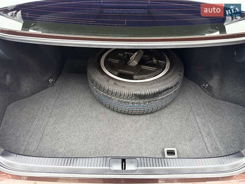 Седан Lexus ES 2016 в Виннице