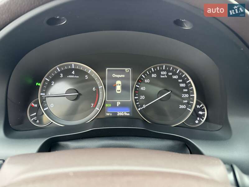 Седан Lexus ES 2016 в Виннице