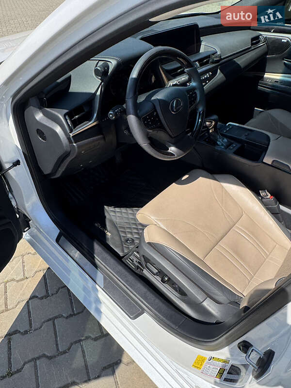Седан Lexus ES 2020 в Одессе