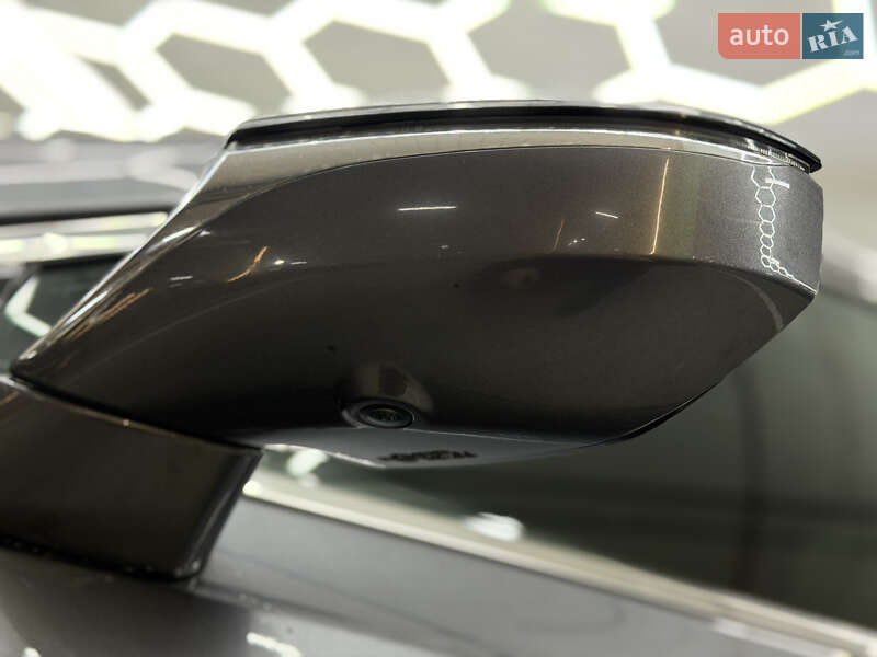 Седан Lexus ES 2018 в Киеве фото 4 Седан Lexus ES 2018 в Киеве