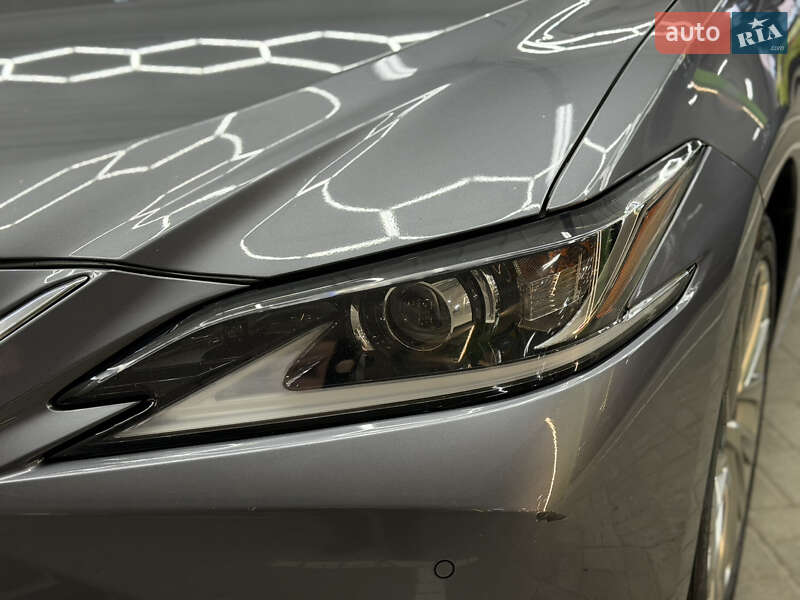 Седан Lexus ES 2018 в Киеве фото 3 Седан Lexus ES 2018 в Киеве